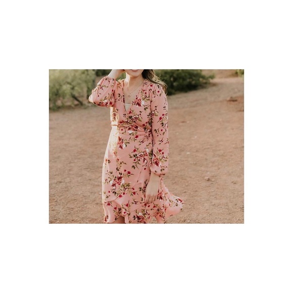 Pink floral dress 💕 - Picture 8 of 9